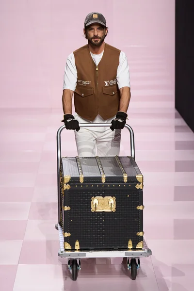 Look 80